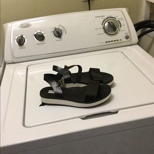 Steve Madden Deluxe Sandal